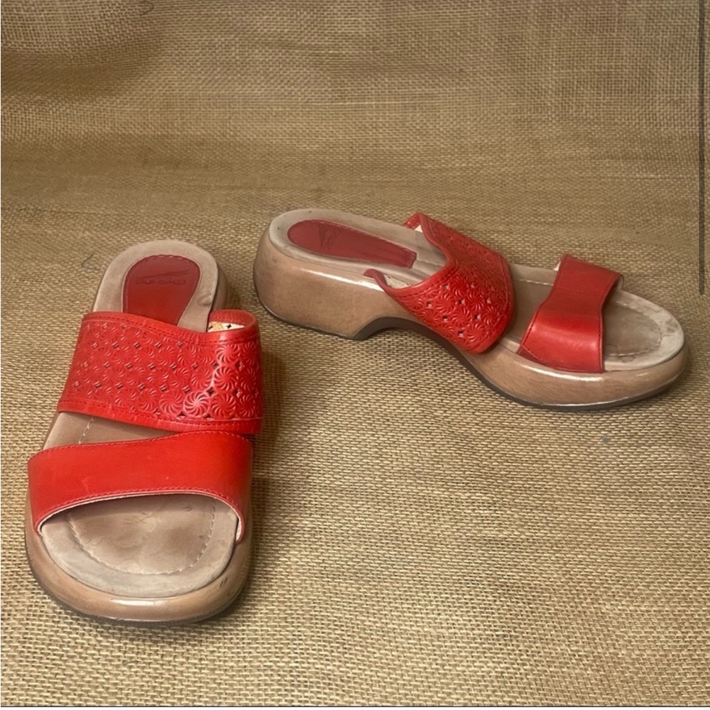 Dansko Women’s Strappy Sandals Size 39